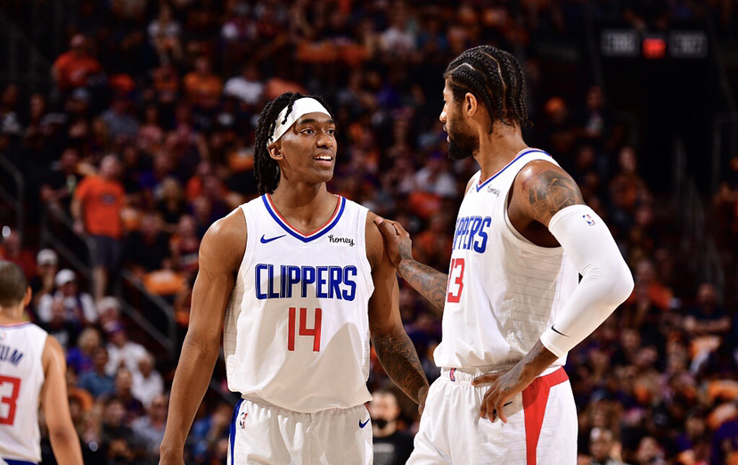  凯尔特人连胜，稳居联盟首  