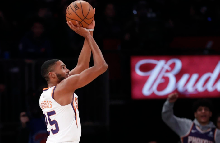  三球20+12，黄蜂终结公牛四连胜势头  