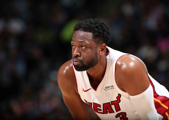  哈里伯顿超远三分步行者加时险胜活塞保留季后赛希望