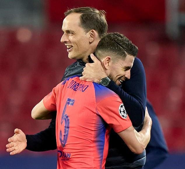  传奇球星兰帕德出任评论员,犀利点评引发球迷共鸣  